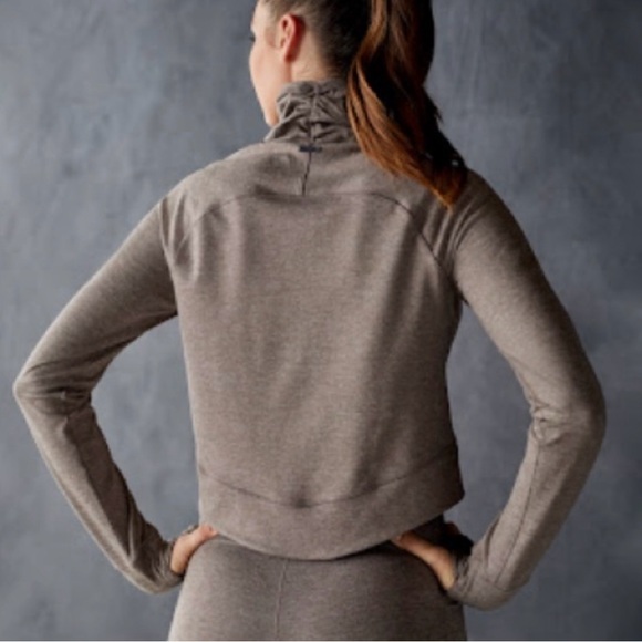 Prana Gray Zawn Cropped Sweater - Picture 2 of 5